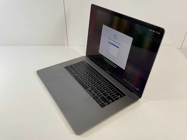 Apple macbook pro 15,4”, core(tm) i7 9th gen, 16 gb ram, 500 gb nvme, amd radeon pro 560x 4 gb laptop - afbeelding 3 van  7