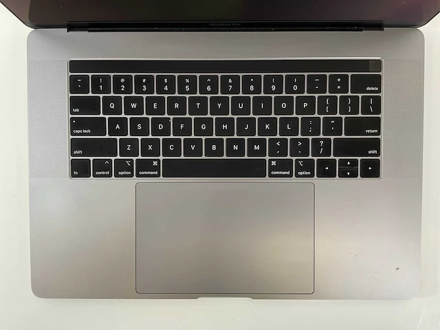 Apple macbook pro 15,4”, core(tm) i7 9th gen, 16 gb ram, 500 gb nvme, amd radeon pro 560x 4 gb laptop - afbeelding 4 van  7