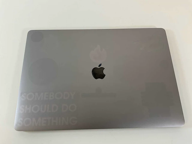 Apple macbook pro 15,4”, core(tm) i7 9th gen, 16 gb ram, 500 gb nvme, amd radeon pro 560x 4 gb laptop - afbeelding 5 van  7