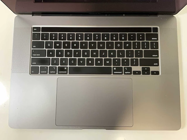 Apple macbook pro 15.4”, core(tm) i7 9th gen, 16 gb ram, 500 gb nvme, amd radeon rx pro 5500m 4 gb laptop - afbeelding 4 van  7