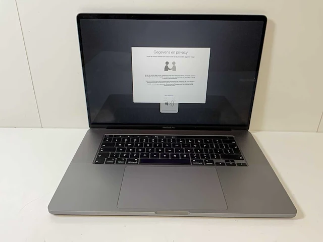 Apple macbook pro 15.4”, core(tm) i7 9th gen, 32 gb ram, 1 tb nvme, amd radeon pro 5300m 4 gb laptop - afbeelding 1 van  7