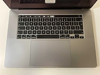 Apple macbook pro 15.4”, core(tm) i7 9th gen, 32 gb ram, 1 tb nvme, amd radeon pro 5300m 4 gb laptop - afbeelding 4 van  7