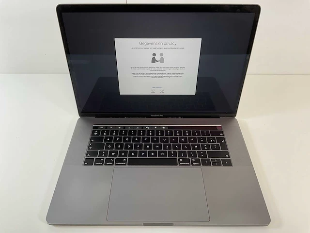 Apple macbook pro 15,4”, core(tm) i7 9th gen, 32 gb ram, 250 gb nvme, amd radeon pro 555x 4 gb laptop - afbeelding 1 van  7