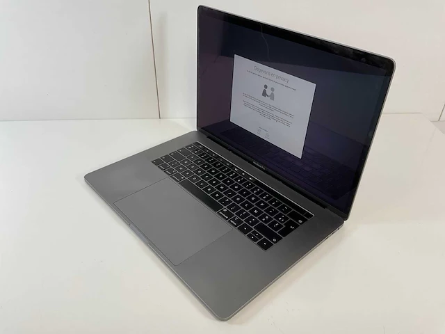 Apple macbook pro 15,4”, core(tm) i7 9th gen, 32 gb ram, 250 gb nvme, amd radeon pro 555x 4 gb laptop - afbeelding 3 van  7