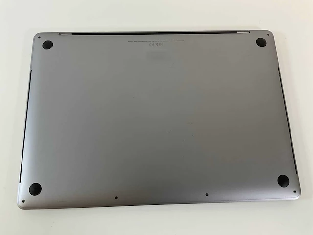 Apple macbook pro 15,4”, core(tm) i7 9th gen, 32 gb ram, 250 gb nvme, amd radeon pro 555x 4 gb laptop - afbeelding 6 van  7