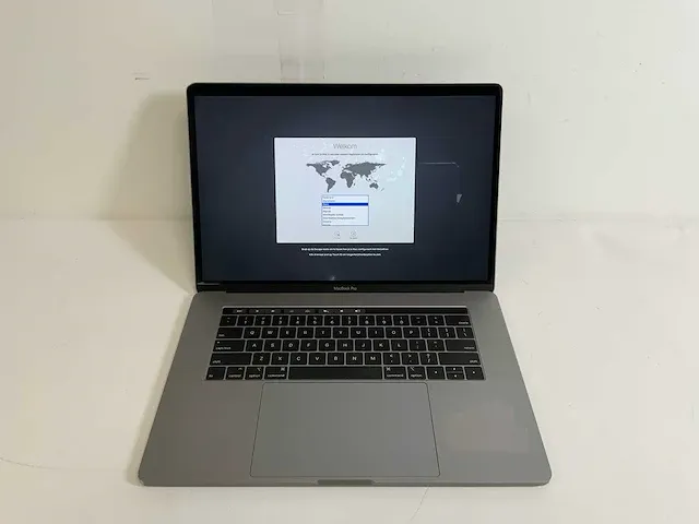 Apple macbook pro 15.4', core(tm) i7 9th gen, 32 gb ram, 251 gb nvme, amd radeon pro 555x 4 gb laptop - afbeelding 1 van  6