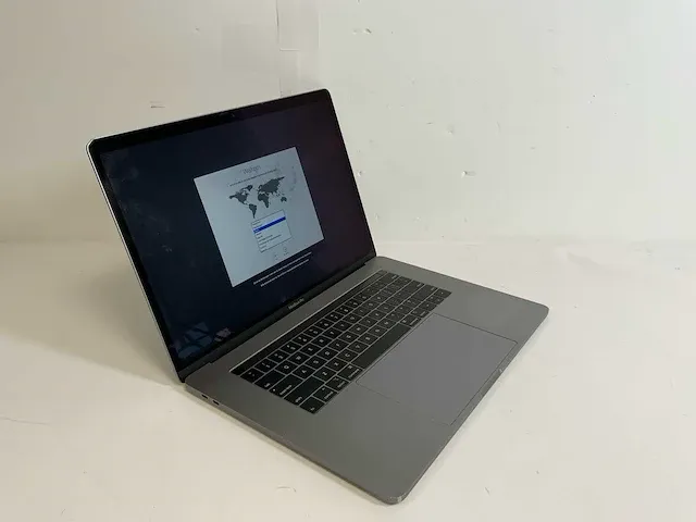Apple macbook pro 15.4', core(tm) i7 9th gen, 32 gb ram, 251 gb nvme, amd radeon pro 555x 4 gb laptop - afbeelding 4 van  6
