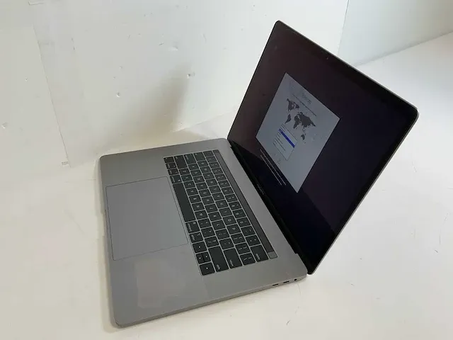 Apple macbook pro 15.4', core(tm) i7 9th gen, 32 gb ram, 251 gb nvme, amd radeon pro 555x 4 gb laptop - afbeelding 3 van  6