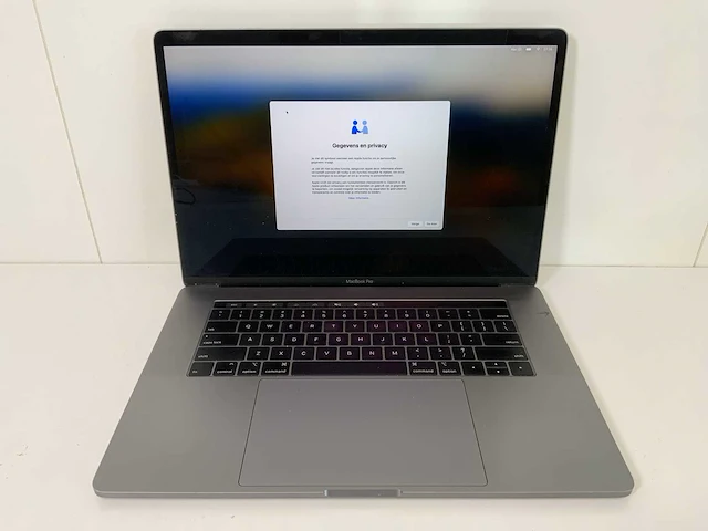 Apple macbook pro 15.4”, core(tm) i7 9th gen, 32 gb ram, 251 gb nvme, amd radeon rx pro 555x 4 gb laptop - afbeelding 1 van  8