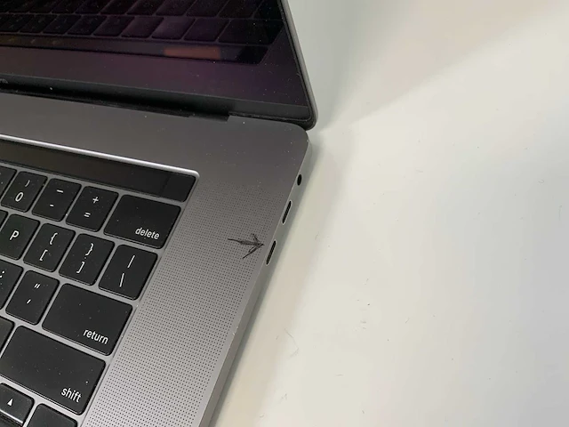 Apple macbook pro 15.4”, core(tm) i7 9th gen, 32 gb ram, 251 gb nvme, amd radeon rx pro 555x 4 gb laptop - afbeelding 8 van  8