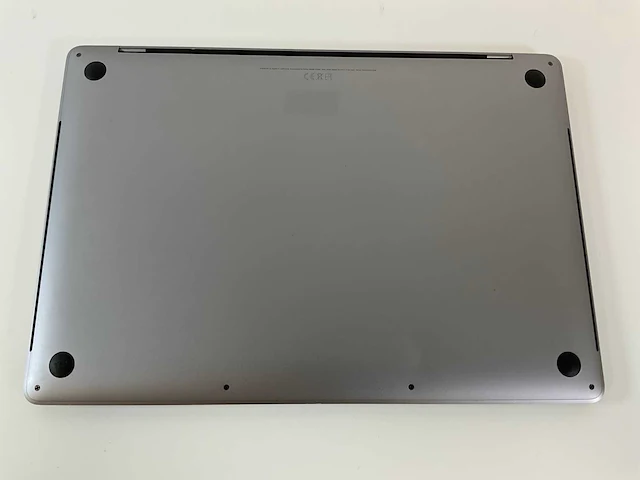 Apple macbook pro 15,4”, core(tm) i7 9th gen, 32 gb ram, 256 gb nvme laptop - afbeelding 6 van  7
