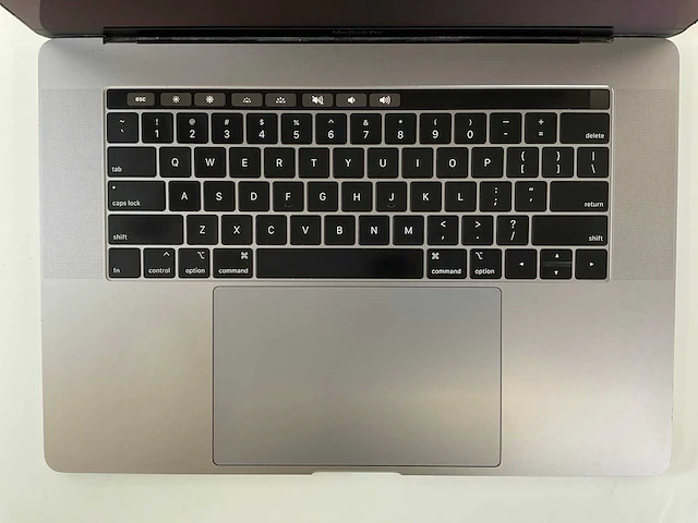 Apple macbook pro 15,4”, core(tm) i7 9th gen, 32 gb ram, 256 gb ssd, amd radeon rx 5500 4 gb laptop - afbeelding 4 van  7
