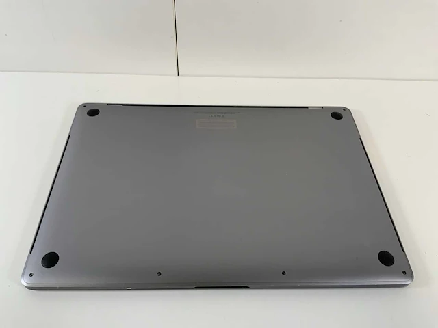 Apple macbook pro 15.4", core(tm) i7 9th gen, 32 gb ram, 500 gb nvme, amd radeon pro 560x 4 gb laptop - afbeelding 6 van  7