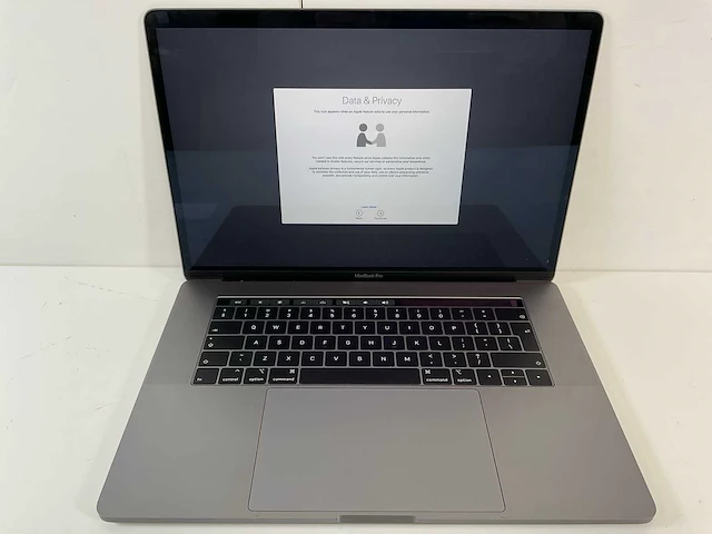 Apple macbook pro 15.4”, core(tm) i7 9th gen, 32 gb ram, 500 gb nvme, amd radeon rx 460 4 gb laptop - afbeelding 1 van  7