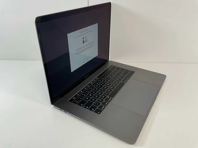 Apple macbook pro 15.4”, core(tm) i7 9th gen, 32 gb ram, 500 gb nvme, amd radeon rx 460 4 gb laptop - afbeelding 2 van  7