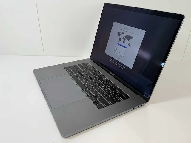 Apple macbook pro 15.4”, core(tm) i9 8th gen, 16 gb ram, 1 tb nvme, amd radeon pro 560x 4 gb laptop - afbeelding 2 van  6