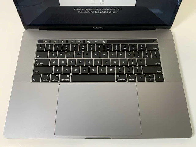 Apple macbook pro 15.4”, core(tm) i9 8th gen, 16 gb ram, 1 tb nvme, amd radeon pro 560x 4 gb laptop - afbeelding 4 van  6