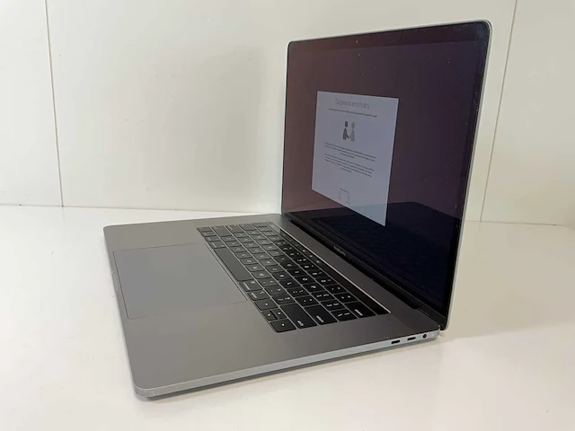 Apple macbook pro 15.4”, core(tm) i9 8th gen, 16 gb ram, 1 tb nvme, amd radeon rx pro 560x 4 gb laptop - afbeelding 3 van  7