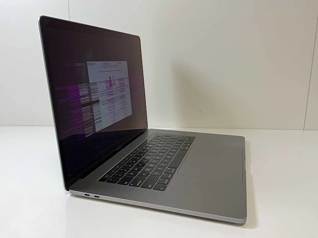 Apple macbook pro 15.4”, core(tm) i9 8th gen, 16 gb ram, 1 tb nvme, amd radeon rx pro 560x 4 gb laptop - afbeelding 2 van  7