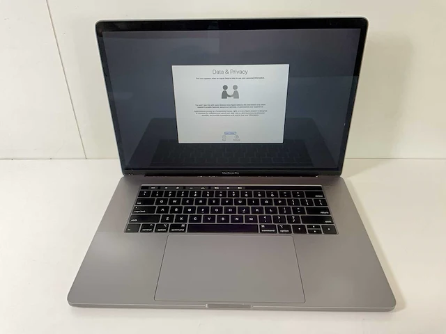 Apple macbook pro 15.4”, core(tm) i9 8th gen, 16 gb ram, 500 gb nvme, amd radeon rx pro 560x 4 gb laptop - afbeelding 1 van  7