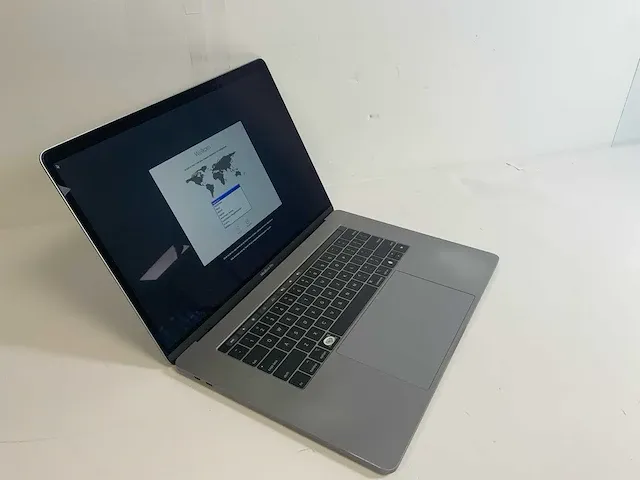 Apple macbook pro 15.4", core(tm) i9 8th gen, 32 gb ram, 500 gb nvme, amd radeon pro 560x 4 gb laptop - afbeelding 3 van  6