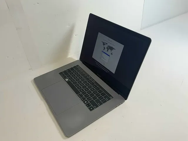 Apple macbook pro 15.4", core(tm) i9 8th gen, 32 gb ram, 500 gb nvme, amd radeon pro 560x 4 gb laptop - afbeelding 4 van  6