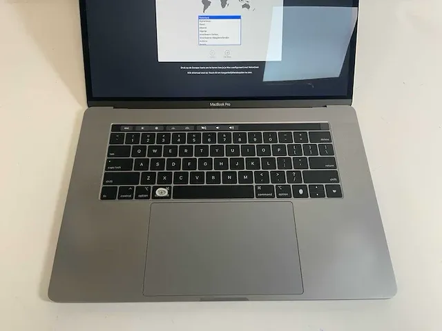 Apple macbook pro 15.4", core(tm) i9 8th gen, 32 gb ram, 500 gb nvme, amd radeon pro 560x 4 gb laptop - afbeelding 2 van  6