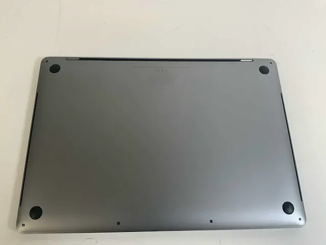 Apple macbook pro 15.4", core(tm) i9 8th gen, 32 gb ram, 500 gb nvme, amd radeon pro 560x 4 gb laptop - afbeelding 1 van  6
