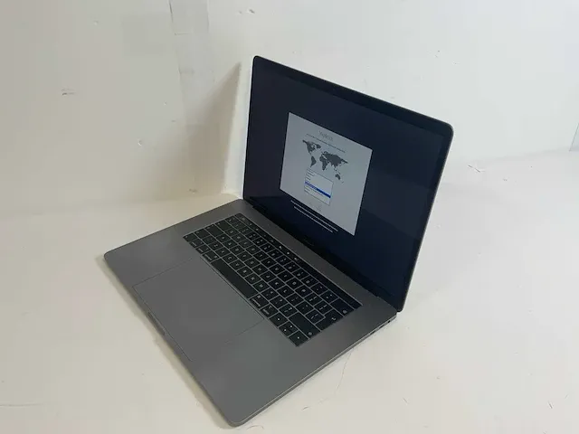 Apple macbook pro 15.4", core(tm) i9 8th gen, 32 gb ram, 500 gb nvme, amd radeon pro 560x 4 gb laptop - afbeelding 2 van  6