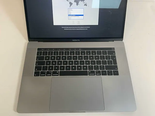 Apple macbook pro 15.4", core(tm) i9 8th gen, 32 gb ram, 500 gb nvme, amd radeon pro 560x 4 gb laptop - afbeelding 3 van  6