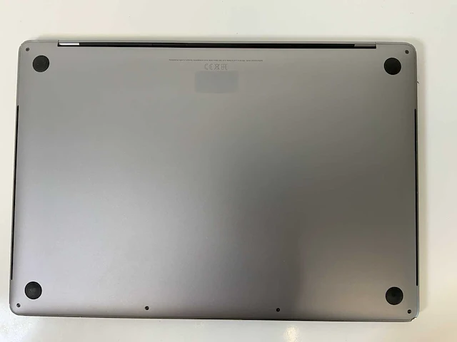 Apple macbook pro 15.4”, core(tm) i9 8th gen, 32 gb ram, 500 gb nvme, amd radeon pro 560x 4 gb laptop - afbeelding 6 van  9
