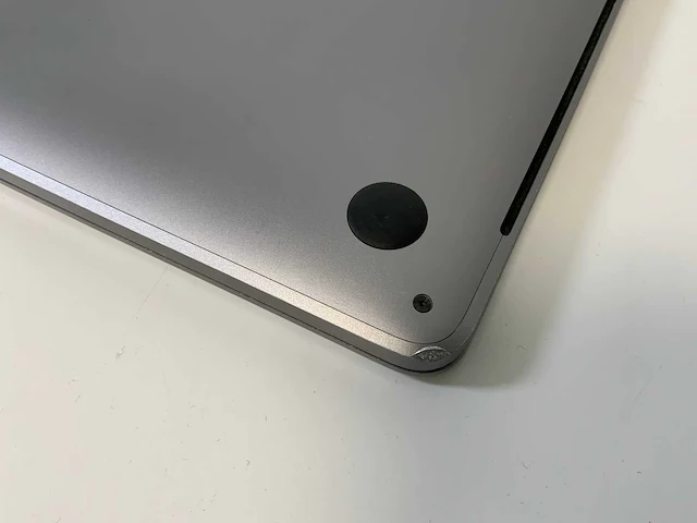 Apple macbook pro 15.4”, core(tm) i9 8th gen, 32 gb ram, 500 gb nvme, amd radeon pro 560x 4 gb laptop - afbeelding 8 van  9