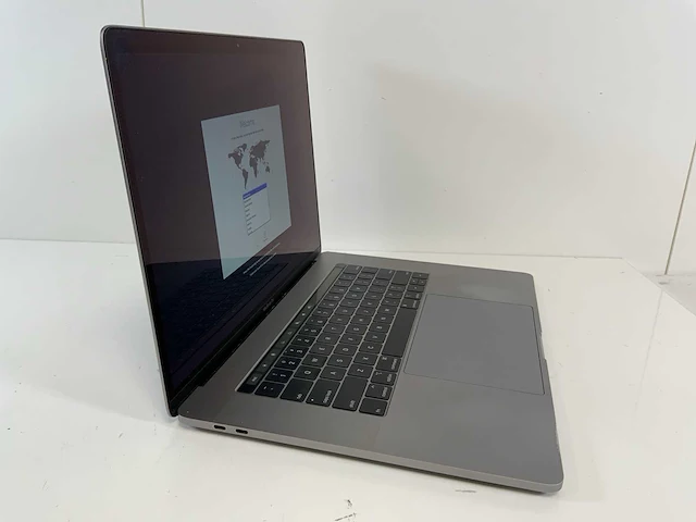 Apple macbook pro 15.4", core(tm) i9 9e generatie, 16 gb ram, 500 gb nvme, amd radeon rx pro 560x 4 gb laptop - afbeelding 2 van  7