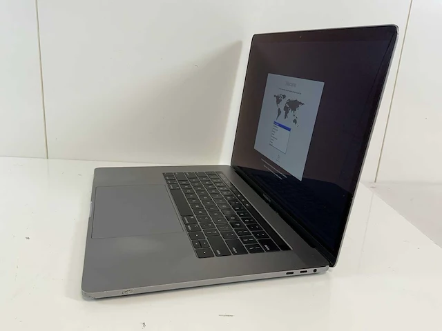 Apple macbook pro 15.4", core(tm) i9 9e generatie, 16 gb ram, 500 gb nvme, amd radeon rx pro 560x 4 gb laptop - afbeelding 3 van  7