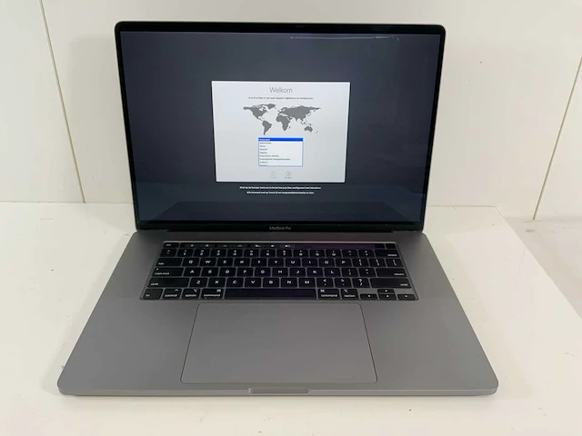 Apple macbook pro 15.4", core(tm) i9 9e generatie, 32 gb ram, 1 tb nvme, amd radeon rx pro 5500m 8 gb laptop - afbeelding 1 van  7