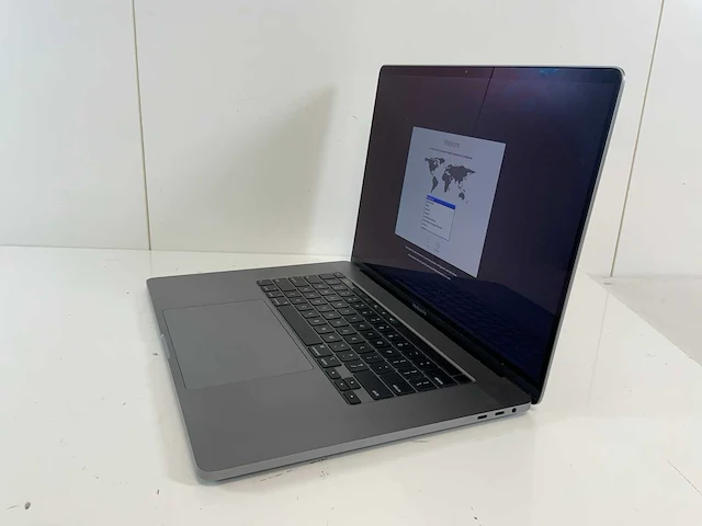 Apple macbook pro 15.4", core(tm) i9 9e generatie, 32 gb ram, 1 tb nvme, amd radeon rx pro 5500m 8 gb laptop - afbeelding 3 van  7