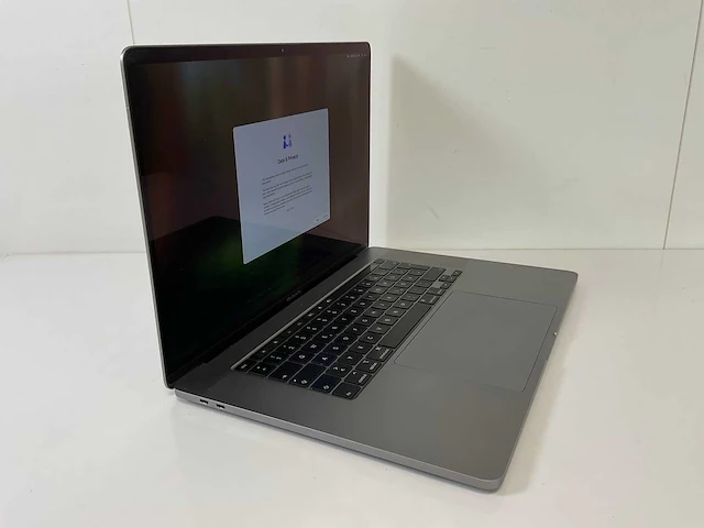 Apple macbook pro 15.4”, core(tm) i9 9th gen, 16 gb ram, 1 tb nvme, amd radeon pro 5500ma 4 gb laptop - afbeelding 2 van  7