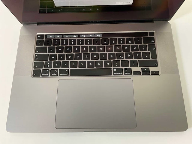 Apple macbook pro 15.4”, core(tm) i9 9th gen, 16 gb ram, 1 tb nvme, amd radeon pro 5500ma 4 gb laptop - afbeelding 4 van  7