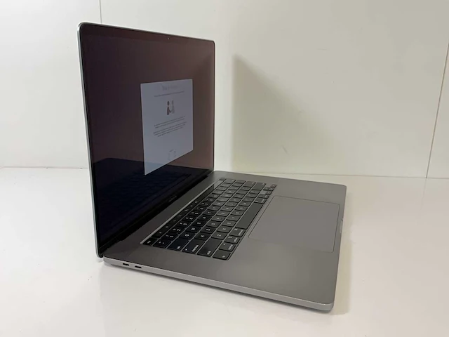 Apple macbook pro 15.4”, core(tm) i9 9th gen, 16 gb ram, 1 tb nvme, amd radeon rx pro 5500m 4 gb laptop - afbeelding 2 van  7