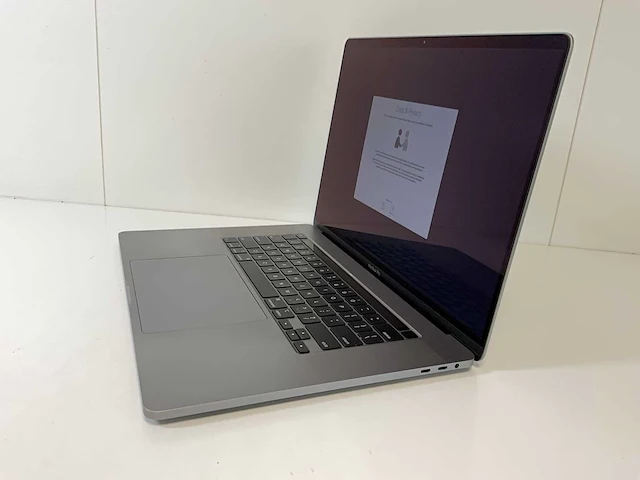 Apple macbook pro 15.4”, core(tm) i9 9th gen, 16 gb ram, 1 tb nvme, amd radeon rx pro 5500m 4 gb laptop - afbeelding 3 van  7