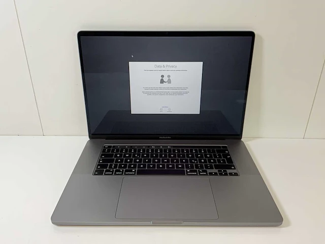 Apple macbook pro 15.4”, core(tm) i9 9th gen, 16 gb ram, 1 tb nvme, amd radeon rx pro 5500m 4 gb laptop - afbeelding 1 van  7