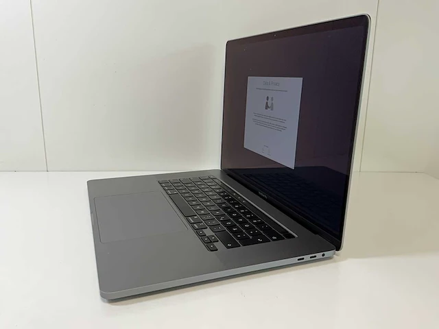 Apple macbook pro 15.4”, core(tm) i9 9th gen, 16 gb ram, 1 tb nvme, amd radeon rx pro 5500m 4 gb laptop - afbeelding 3 van  7