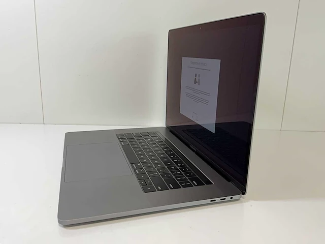Apple macbook pro 15.4”, core(tm) i9 9th gen, 16 gb ram, 1 tb nvme, amd radeon rx pro 5500m 4 gb laptop - afbeelding 3 van  7