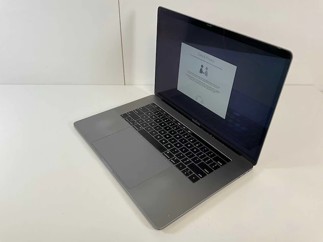 Apple macbook pro 15,4”, core(tm) i9 9th gen, 16 gb ram, 500 gb nvme, amd radeon pro 560x 4 gb laptop - afbeelding 3 van  7