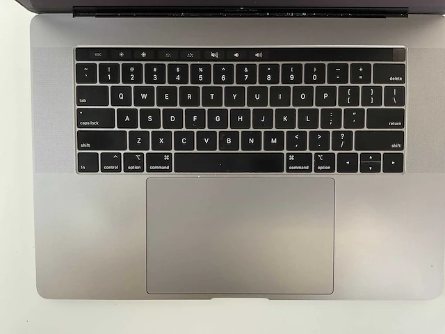 Apple macbook pro 15,4”, core(tm) i9 9th gen, 16 gb ram, 500 gb nvme, amd radeon pro 560x 4 gb laptop - afbeelding 4 van  7