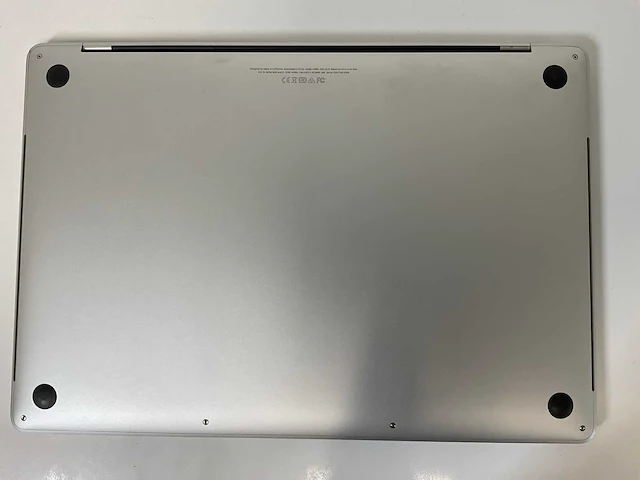 Apple macbook pro 15.4”, hexacore i7, 16 gb ram, 512 gb ssd, amd radeon pro 560x 4 gb laptop - afbeelding 6 van  7