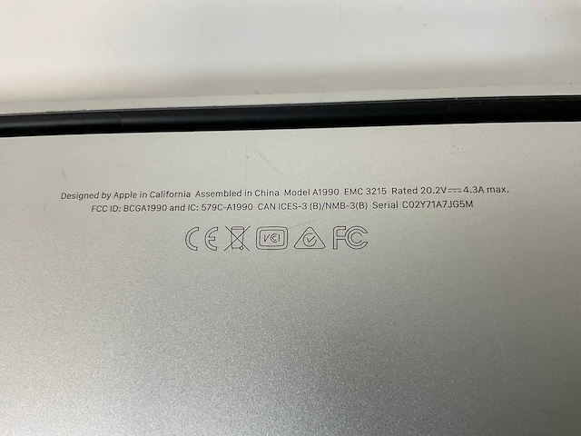 Apple macbook pro 15.4”, hexacore i7, 16 gb ram, 512 gb ssd, amd radeon pro 560x 4 gb laptop - afbeelding 7 van  7