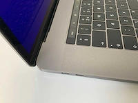 Apple macbook pro 15.4”, hexacore i7, 16 gb ram, 512 gb ssd, amd radeon pro 560x 4 gb laptop - afbeelding 4 van  8