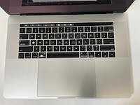 Apple macbook pro 15.4”, hexacore i7, 16 gb ram, 512 gb ssd, amd radeon pro 560x 4 gb laptop - afbeelding 4 van  7