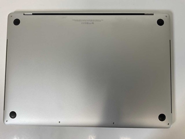 Apple macbook pro 15.4”, hexacore i7, 16 gb ram, 512 gb ssd, amd radeon pro 560x 4 gb laptop - afbeelding 6 van  7